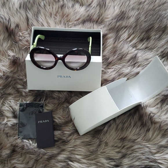 Sunglasses - Picture 1 of 6